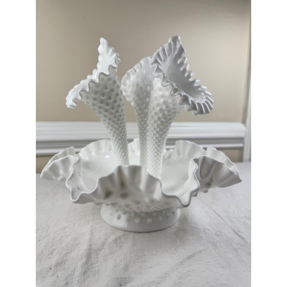 Fenton White Milk Glass Hobnail 3-Horn Epergne Ruffled Centerpiece Vase 4-Piece - Picture 6 of 8